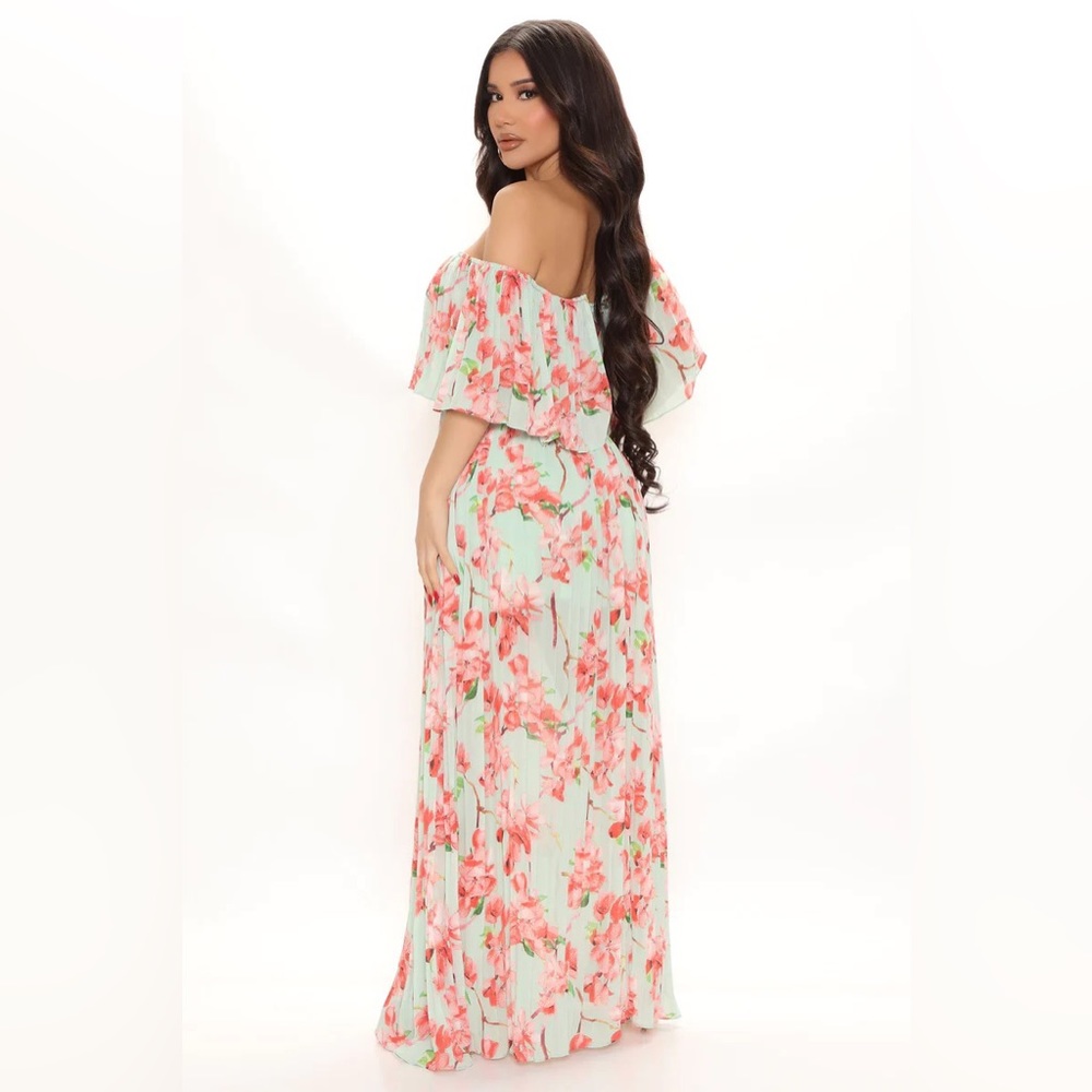 Match in heaven pleated floral maxi dress